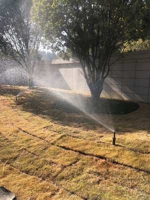 Sprinkler de água de irrigação de pulverização circular completa de 360 graus para jardim de médio porte