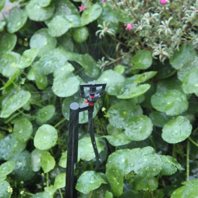 Sistema de pulverização de 360 graus personalizado para irrigação agrícola em micro estufas