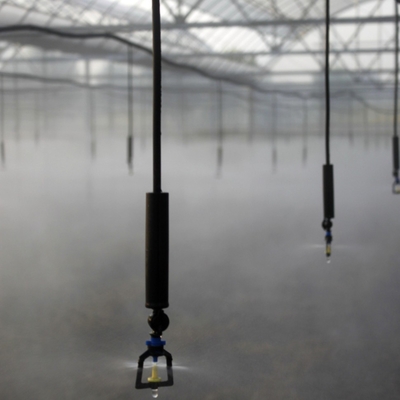 Sprinkler florestal rotativo de atomização refratória para eficiência de irrigação agrícola